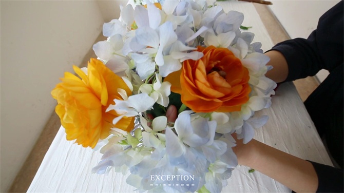 【幾分鐘.軟裝課堂】她用3分鐘搞定一個(gè)浪漫花球，就憑這些？-別墅設(shè)計(jì),軟裝設(shè)計(jì),室內(nèi)設(shè)計(jì),豪宅設(shè)計(jì),深圳例外軟裝設(shè)計(jì)公司