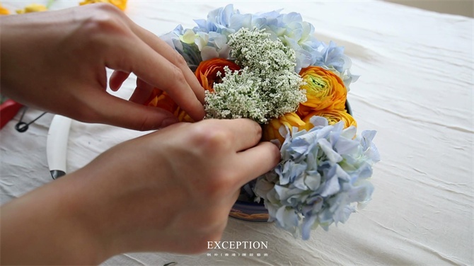 【幾分鐘.軟裝課堂】她用3分鐘搞定一個(gè)浪漫花球，就憑這些？-別墅設(shè)計(jì),軟裝設(shè)計(jì),室內(nèi)設(shè)計(jì),豪宅設(shè)計(jì),深圳例外軟裝設(shè)計(jì)公司