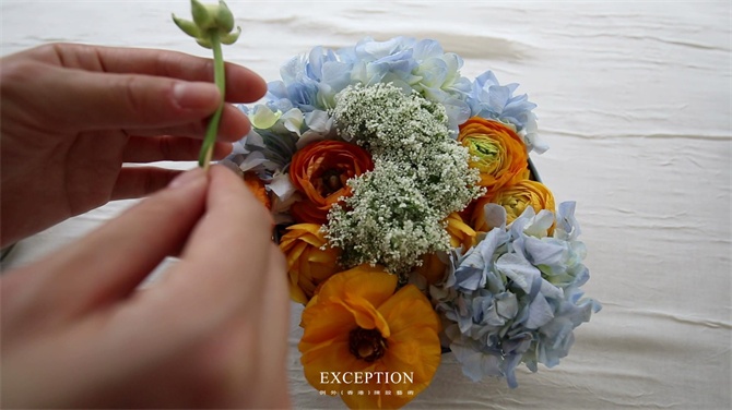 【幾分鐘.軟裝課堂】她用3分鐘搞定一個(gè)浪漫花球，就憑這些？-別墅設(shè)計(jì),軟裝設(shè)計(jì),室內(nèi)設(shè)計(jì),豪宅設(shè)計(jì),深圳例外軟裝設(shè)計(jì)公司