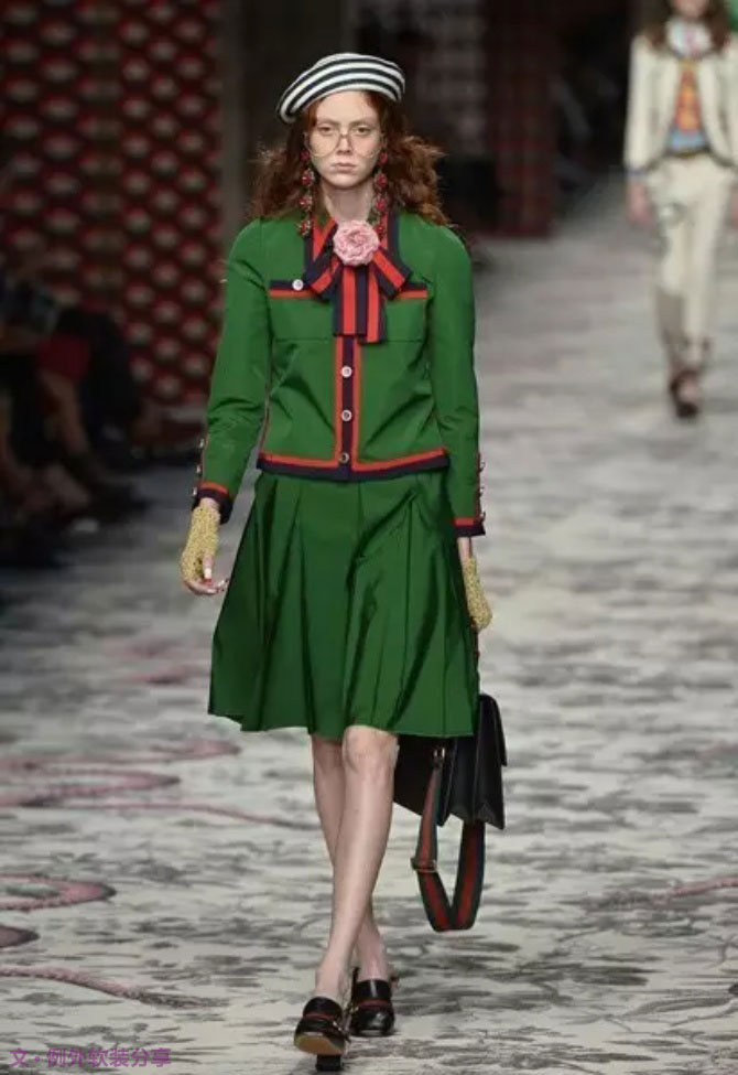 【例外·愛(ài)出色】紅配綠，丑得哭？-別墅設(shè)計(jì),軟裝設(shè)計(jì),室內(nèi)設(shè)計(jì),豪宅設(shè)計(jì),深圳例外軟裝設(shè)計(jì)公司